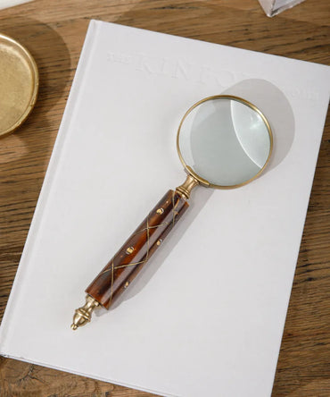 Briarwood Magnifying Glass